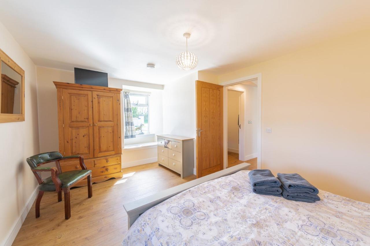 Nether Newton - Sleeps 12, Hottub, Sauna, Private Garden Newmilns Exteriér fotografie