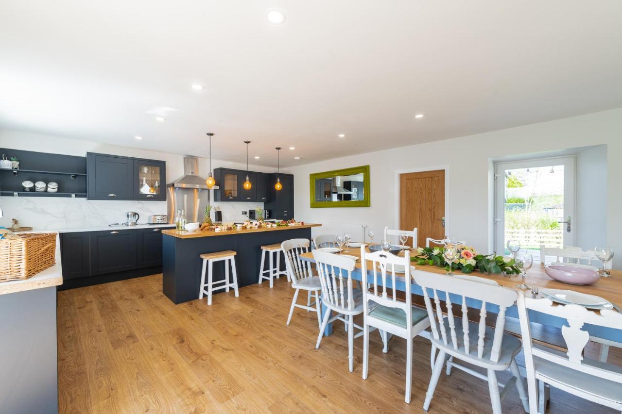 Nether Newton - Sleeps 12, Hottub, Sauna, Private Garden Newmilns Exteriér fotografie