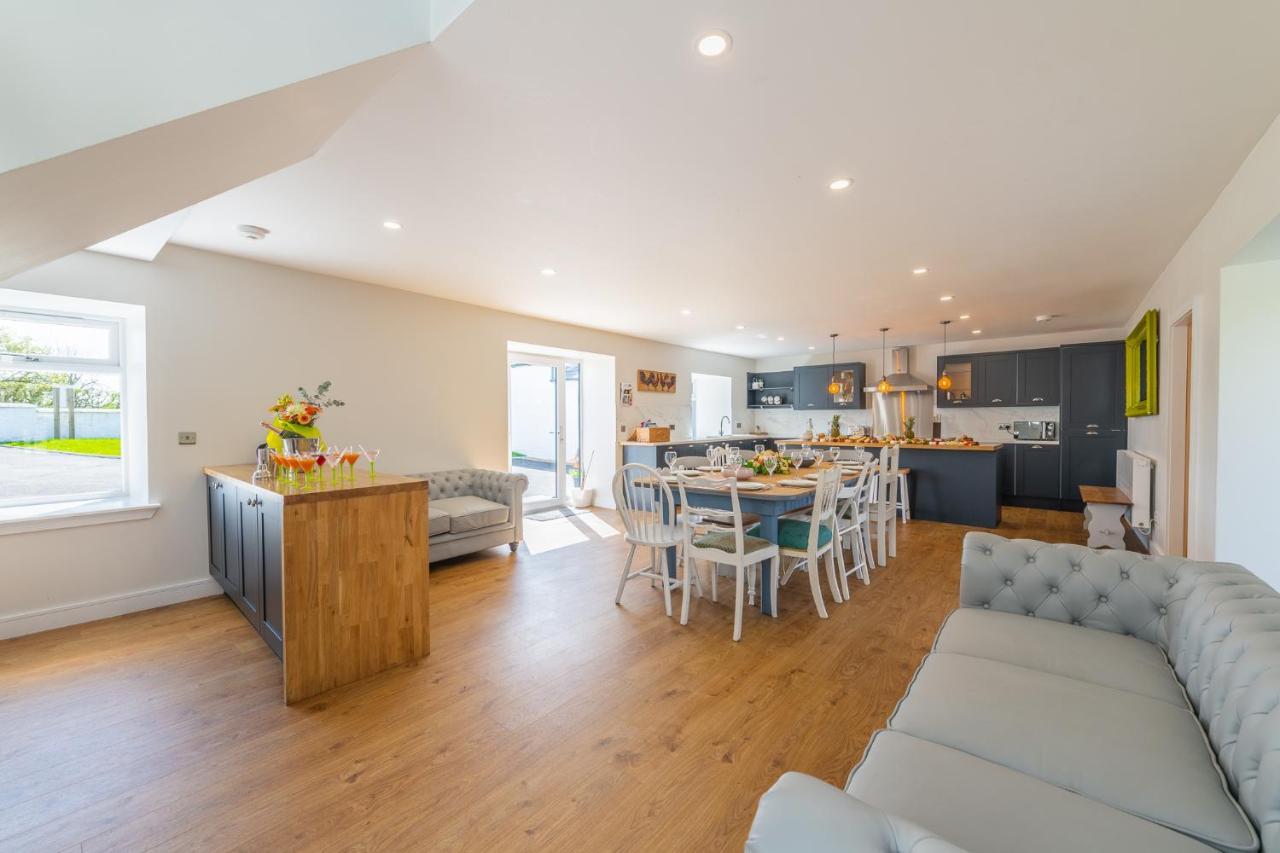 Nether Newton - Sleeps 12, Hottub, Sauna, Private Garden Newmilns Exteriér fotografie