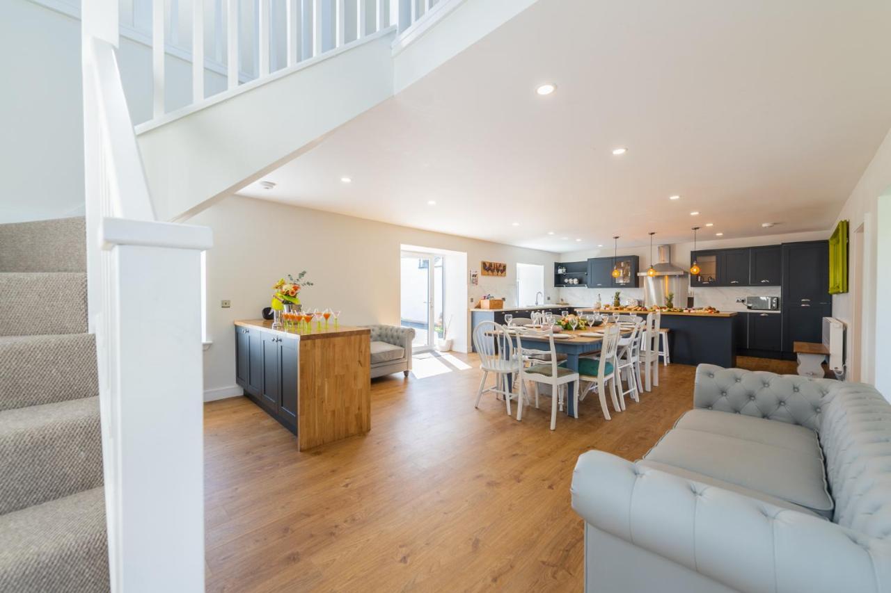 Nether Newton - Sleeps 12, Hottub, Sauna, Private Garden Newmilns Exteriér fotografie